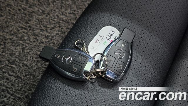 Mercedes-Benz C-Class 2017 — photo 17