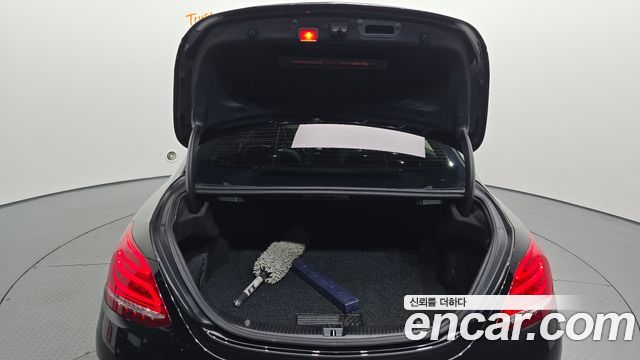 Mercedes-Benz C-Class 2017 — photo 19