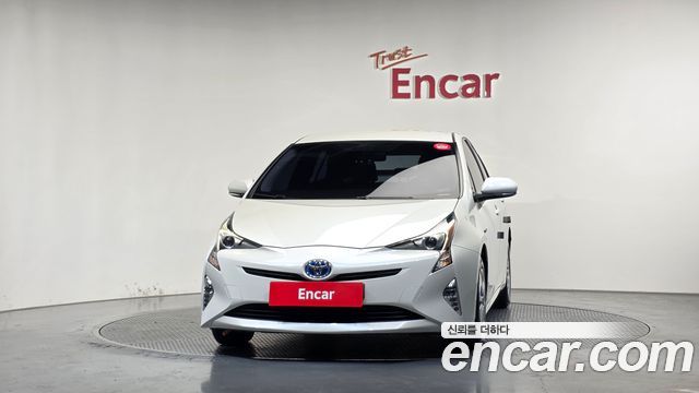 Toyota Prius 2018 — photo 3