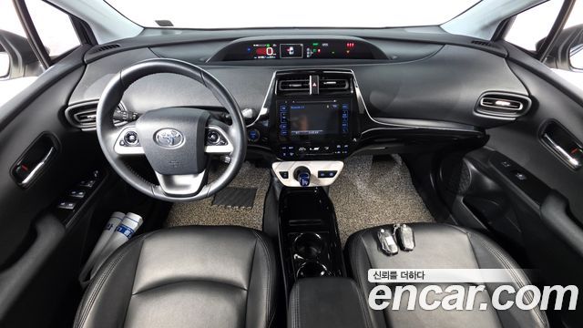 Toyota Prius 2018 — photo 10