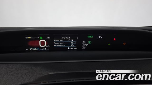 Toyota Prius 2018 — photo 11