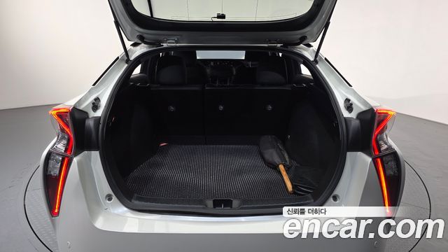 Toyota Prius 2018 — photo 22