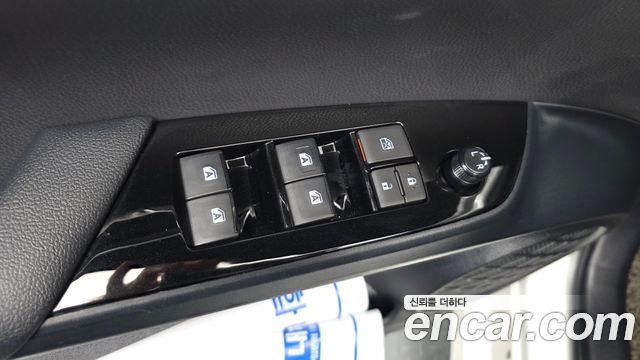 Toyota Prius 2018 — photo 25