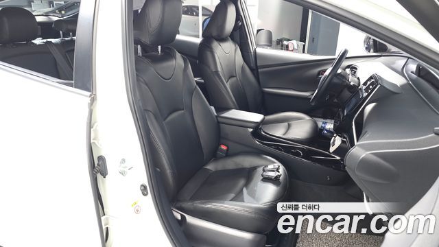 Toyota Prius 2018 — photo 16