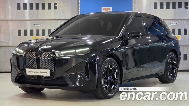 BMW iX 2023 — photo 1