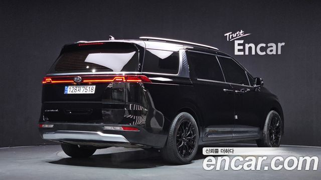 Kia Canival 2021 — photo 2