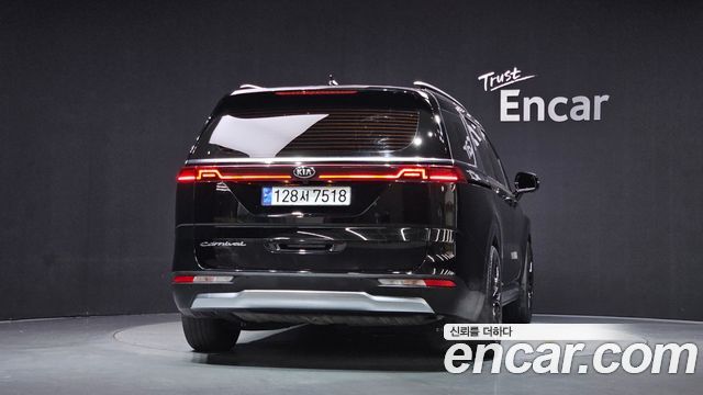Kia Canival 2021 — photo 4
