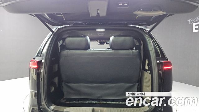 Kia Canival 2021 — photo 26