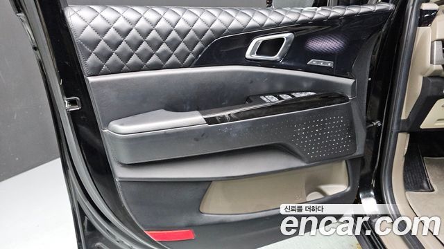 Kia Canival 2021 — photo 14