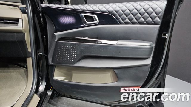 Kia Canival 2021 — photo 15