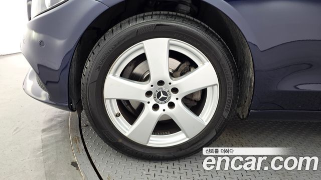 Mercedes-Benz C-Class 2017 — photo 5