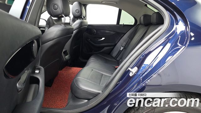 Mercedes-Benz C-Class 2017 — photo 12