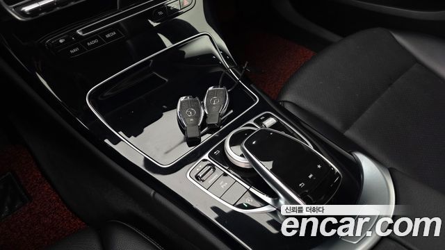 Mercedes-Benz C-Class 2017 — photo 16