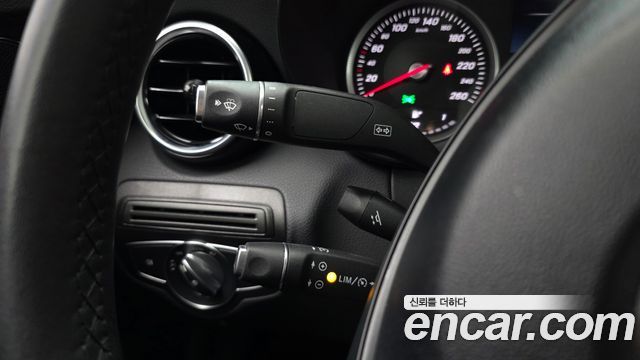 Mercedes-Benz C-Class 2017 — photo 17