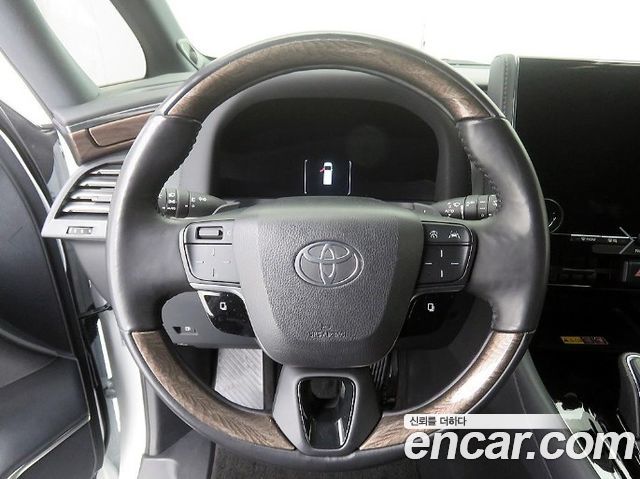 Toyota Alphard 2024 — photo 10