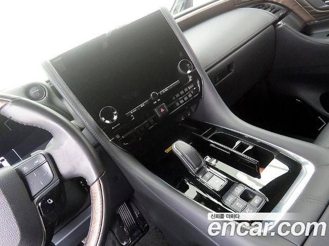 Toyota Alphard 2024 — photo 11
