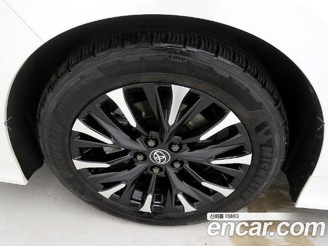 Toyota Alphard 2024 — photo 20