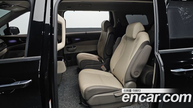Kia Canival 2023 — photo 18