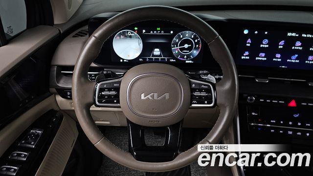 Kia Canival 2023 — photo 19