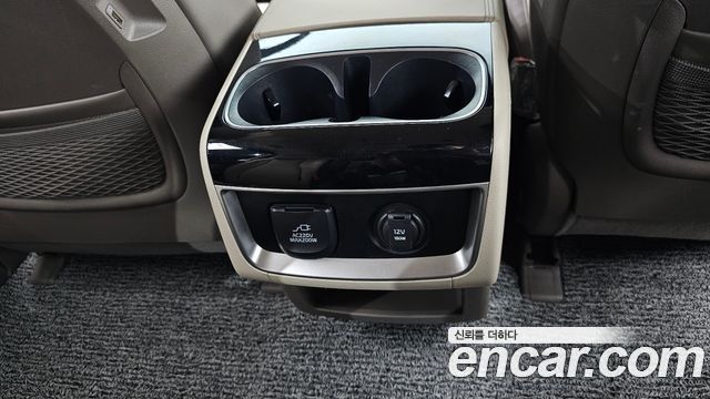 Kia Canival 2023 — photo 24