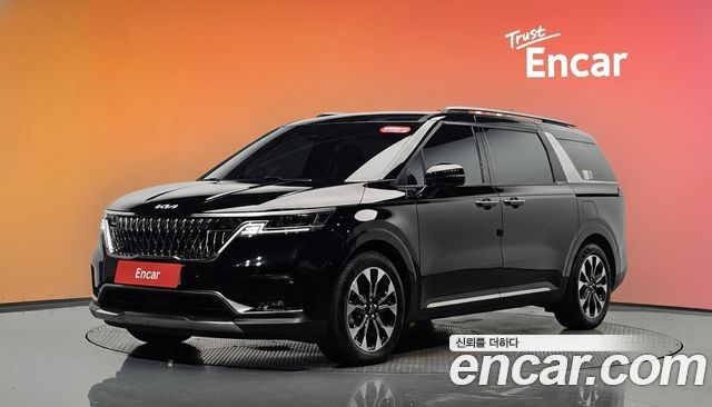 Kia Canival 2023 — photo 1