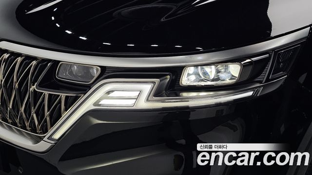 Kia Canival 2023 — photo 8