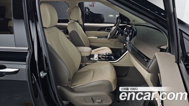 Kia Canival 2023 — photo 16