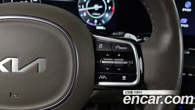 Kia Canival 2023 — photo 35