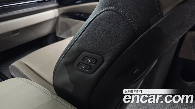 Kia Canival 2023 — photo 36