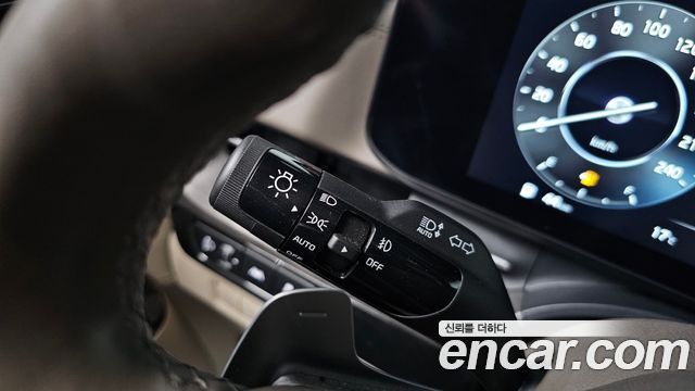Kia Canival 2023 — photo 37