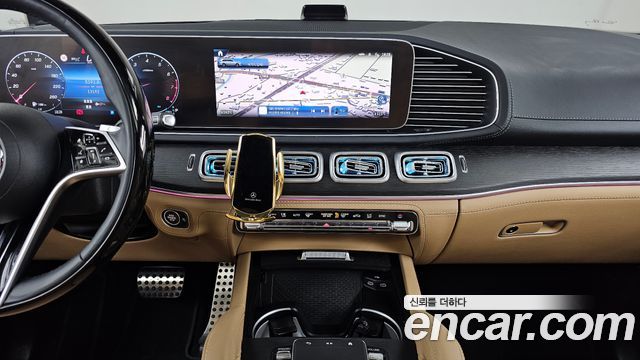Mercedes-Benz GLS-Class 2024 — photo 20