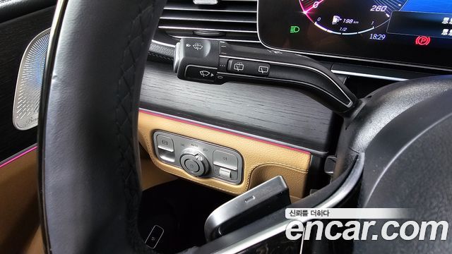 Mercedes-Benz GLS-Class 2024 — photo 28