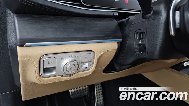 Mercedes-Benz GLS-Class 2024 — photo 29