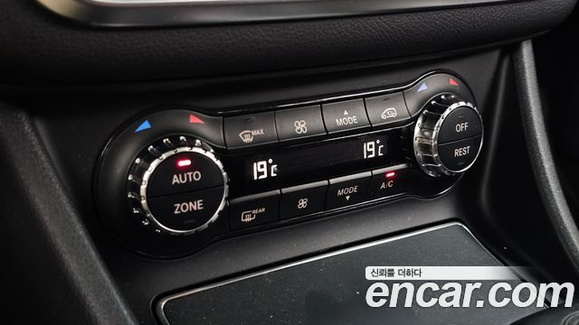 Mercedes-Benz CLA-Class 2018 — photo 28