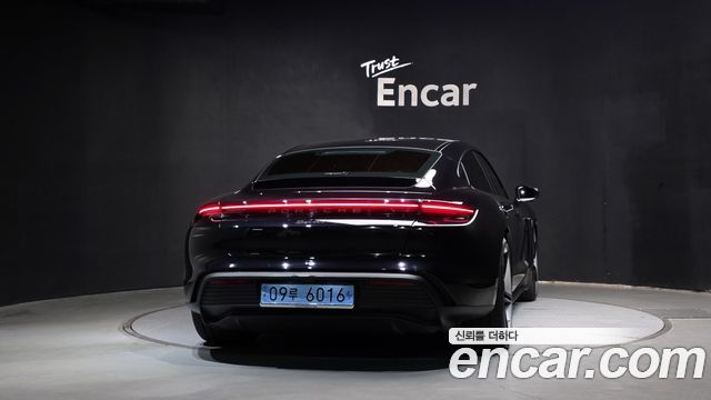 Porsche Taycan 2024 — photo 4
