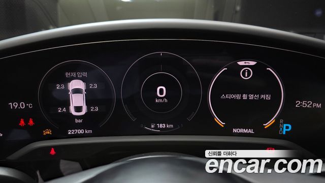 Porsche Taycan 2024 — photo 11