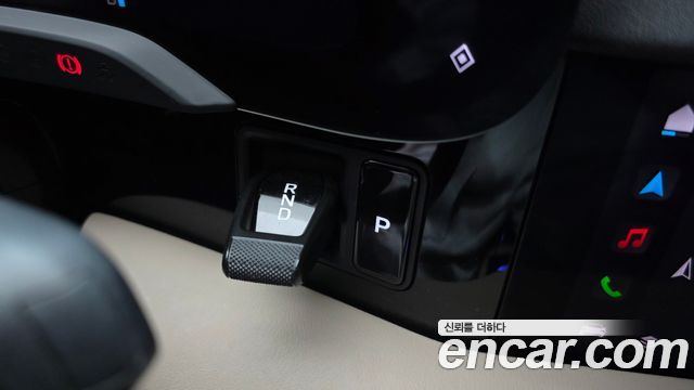 Porsche Taycan 2024 — photo 12