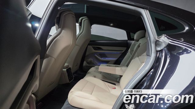 Porsche Taycan 2024 — photo 18