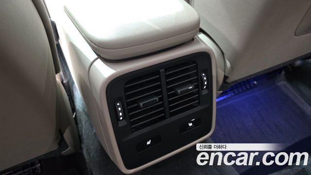 Porsche Taycan 2024 — photo 26