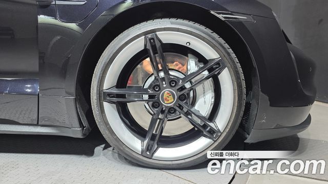 Porsche Taycan 2024 — photo 7