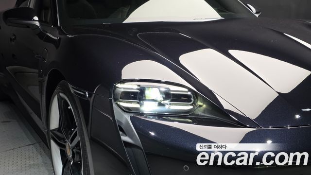 Porsche Taycan 2024 — photo 8