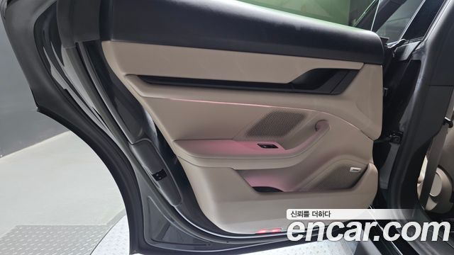 Porsche Taycan 2024 — photo 15