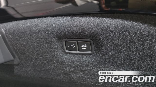Porsche Taycan 2024 — photo 30
