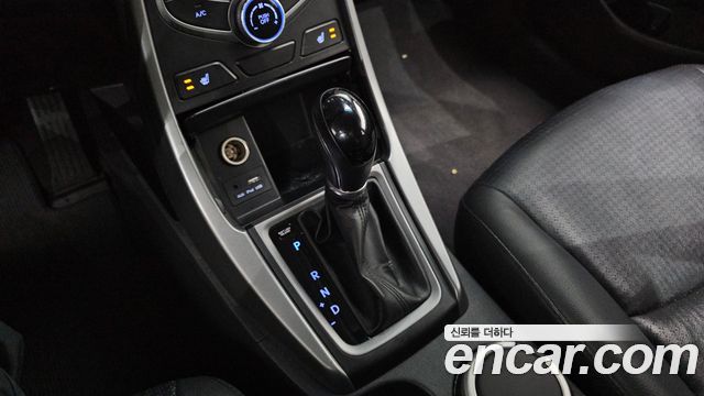 Hyundai AVANTE 2015 — photo 12