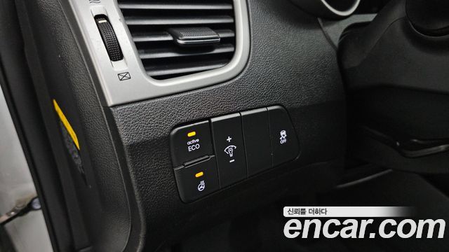 Hyundai AVANTE 2015 — photo 23