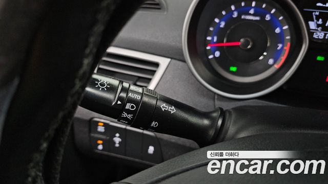 Hyundai AVANTE 2015 — photo 24