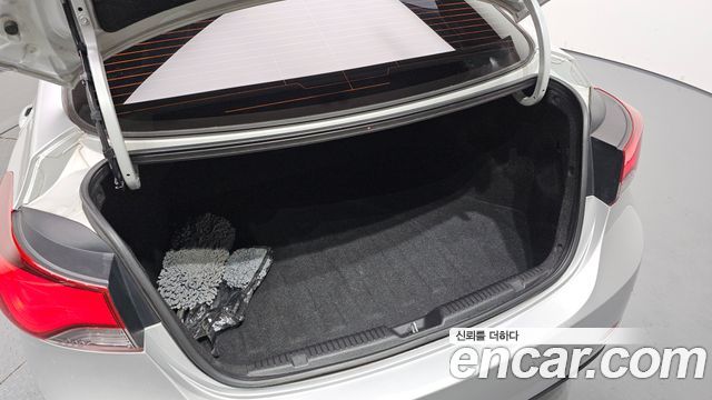 Hyundai AVANTE 2015 — photo 26