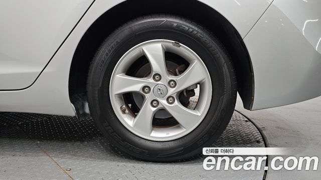 Hyundai AVANTE 2015 — photo 7