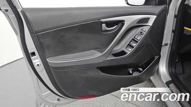 Hyundai AVANTE 2015 — photo 14