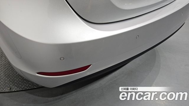 Hyundai AVANTE 2015 — photo 32